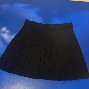 Exclusively Misook Black Pleated Skirt Size M Mini Knit